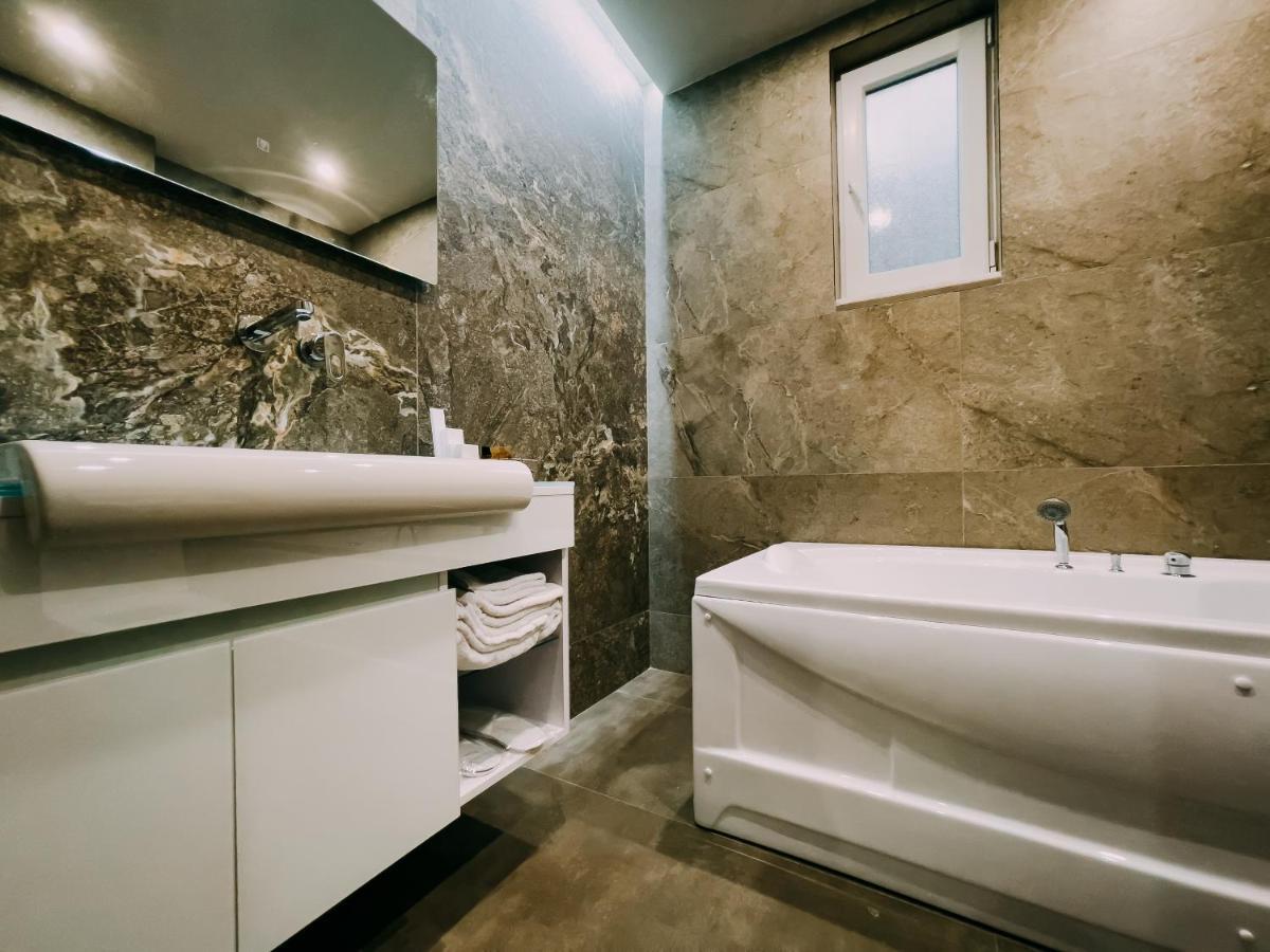 Imperator Hotel Tiran Dış mekan fotoğraf
