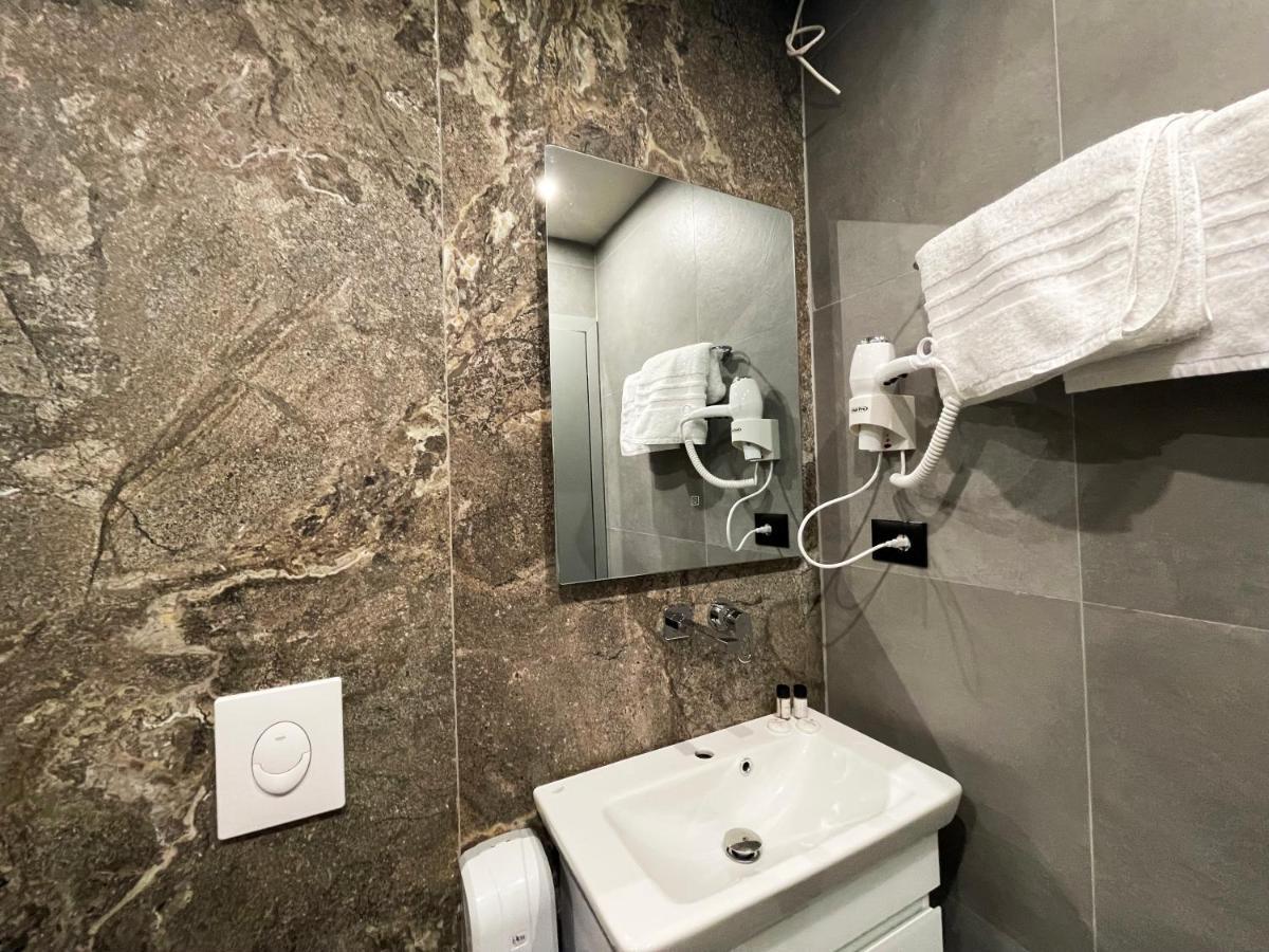 Imperator Hotel Tiran Dış mekan fotoğraf